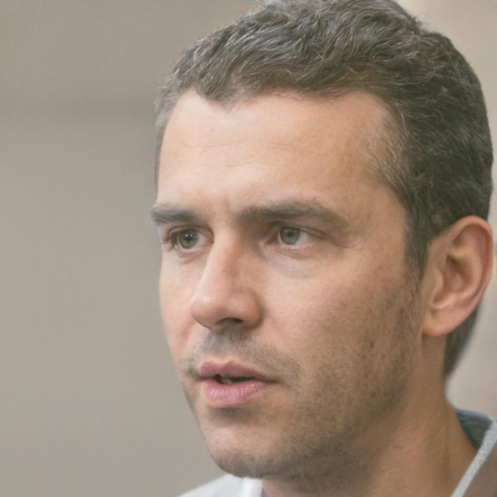 Retrato de Tomás Ferreyra, coordinador pedagógico